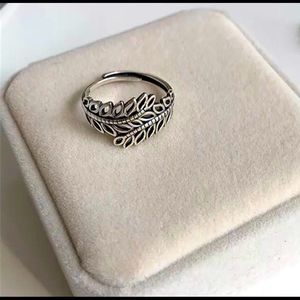SILVERTONE LEAF RING